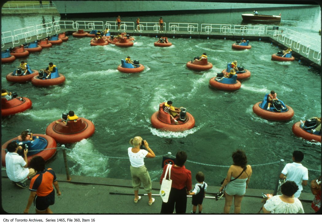 TorontoArchives's tweet photo. 1980s Ontario Place nostalgia. Bumper boats, restaurants, pedal boats, & waterslides! #TOHistory #TOSummer #TorontoArchives https://t.co/IqVPKJF7NB https://t.co/QKxReGV5Zs