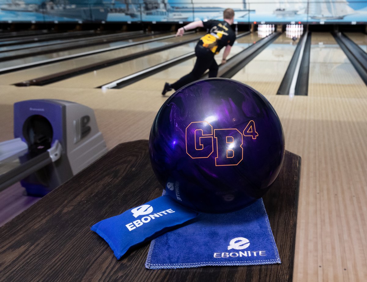 EboniteBowling's tweet photo. What's one ball that you had multiples of in your bag?
#EboniteBowling #BowlToWin #GB4Hybrid #HyperKinetic22 #HK22 https://t.co/9Pzug2zG5T