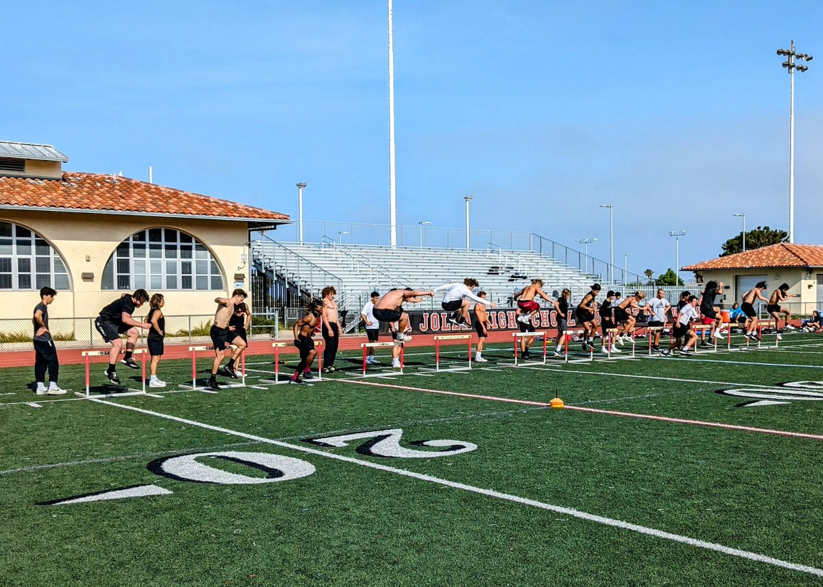 Dead Period is Over.... It's Finally Football Season 🏈 <a href="/LJHSVIKINGFB/">La Jolla Vikings Football</a> 
#eleVate #sailtheship <a href="/CoachDC8/">D.C.Athletics</a>
