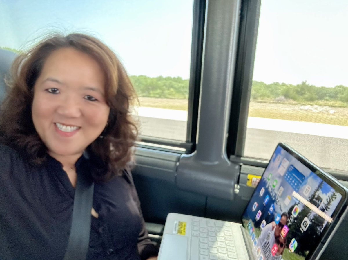 TheAnneChow's tweet photo. First time trying @vonlane 🚐…headed to Austin…🤠 #coach #notabus https://t.co/qmt7WkYUa0