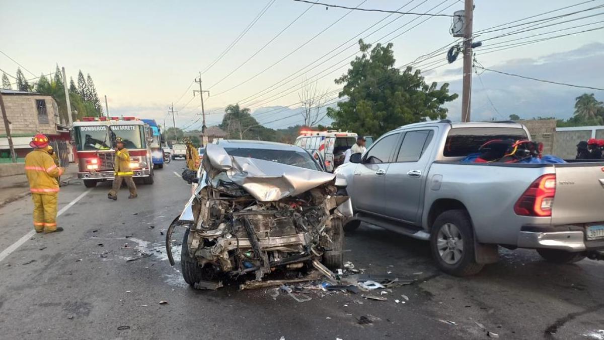 911Informativo's tweet photo. Accidentes de tránsito dejan doce muertes durante fin de semana en las carreteras de la RD.
Fin de semana trágico. https://t.co/zu8lAx69n8
