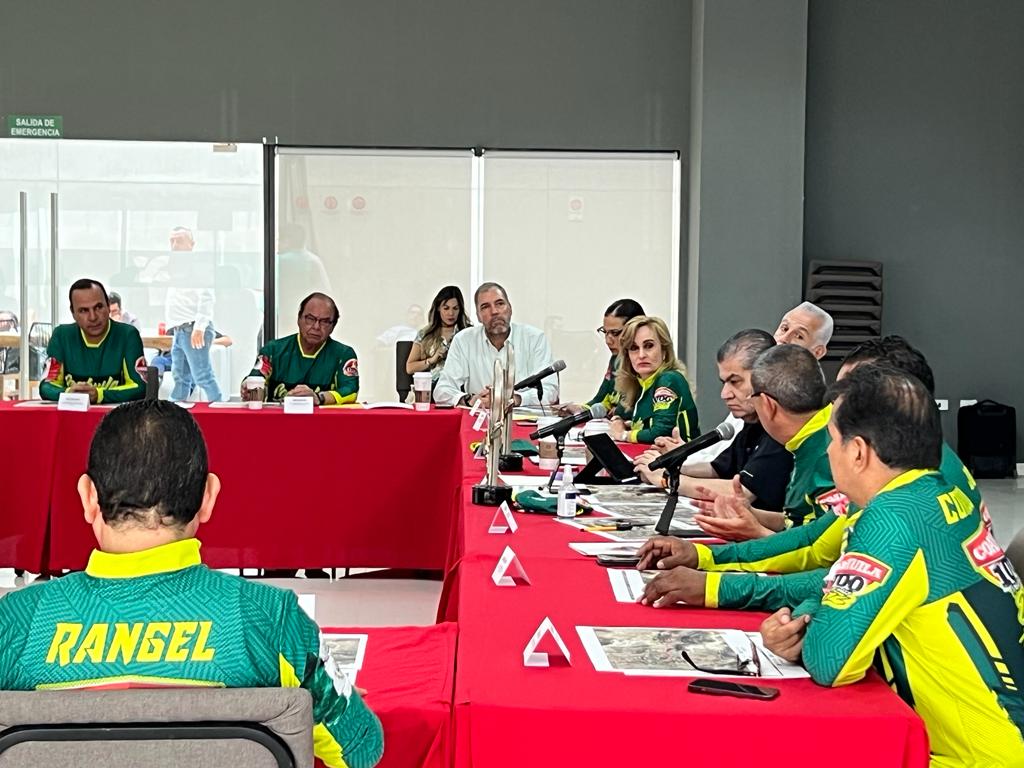 Del 2 al 6 de agosto, el Gobierno de <a href="/mrikelme/">Miguel Riquelme</a> garantizará que la carrera Coahuila 1000 sea un evento seguro y cuente con protocolos de atención médica de urgencias del más alto nivel a través de la Secretaría de Salud, con apoyo terrestre y aéreo en cada tramo de la competencia.