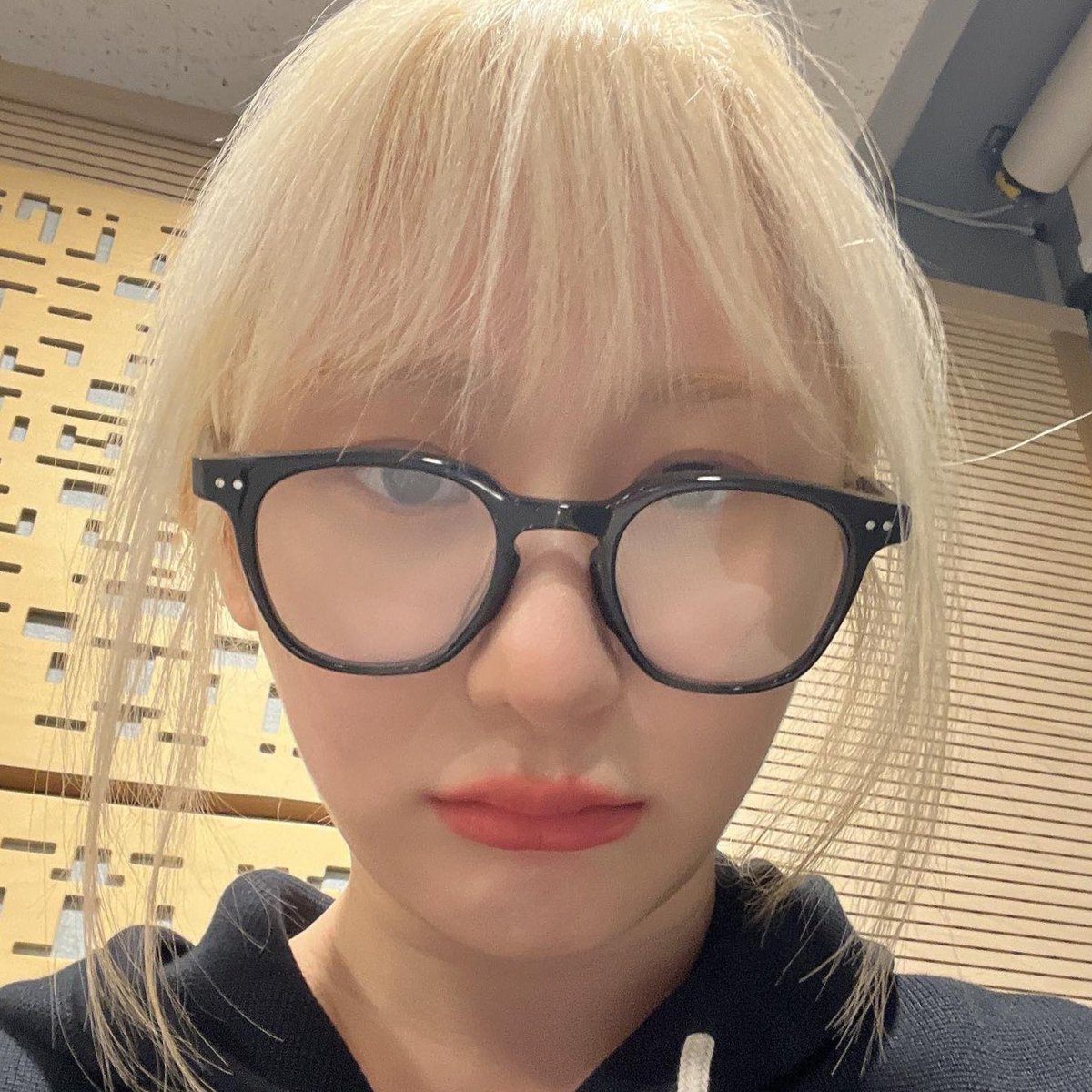 saorsun's tweet photo. #feacoon kalo foto gayanya ga samaan tipes, ya?

#sunwoo #leechaeyeon https://t.co/NHTGGtmVKE