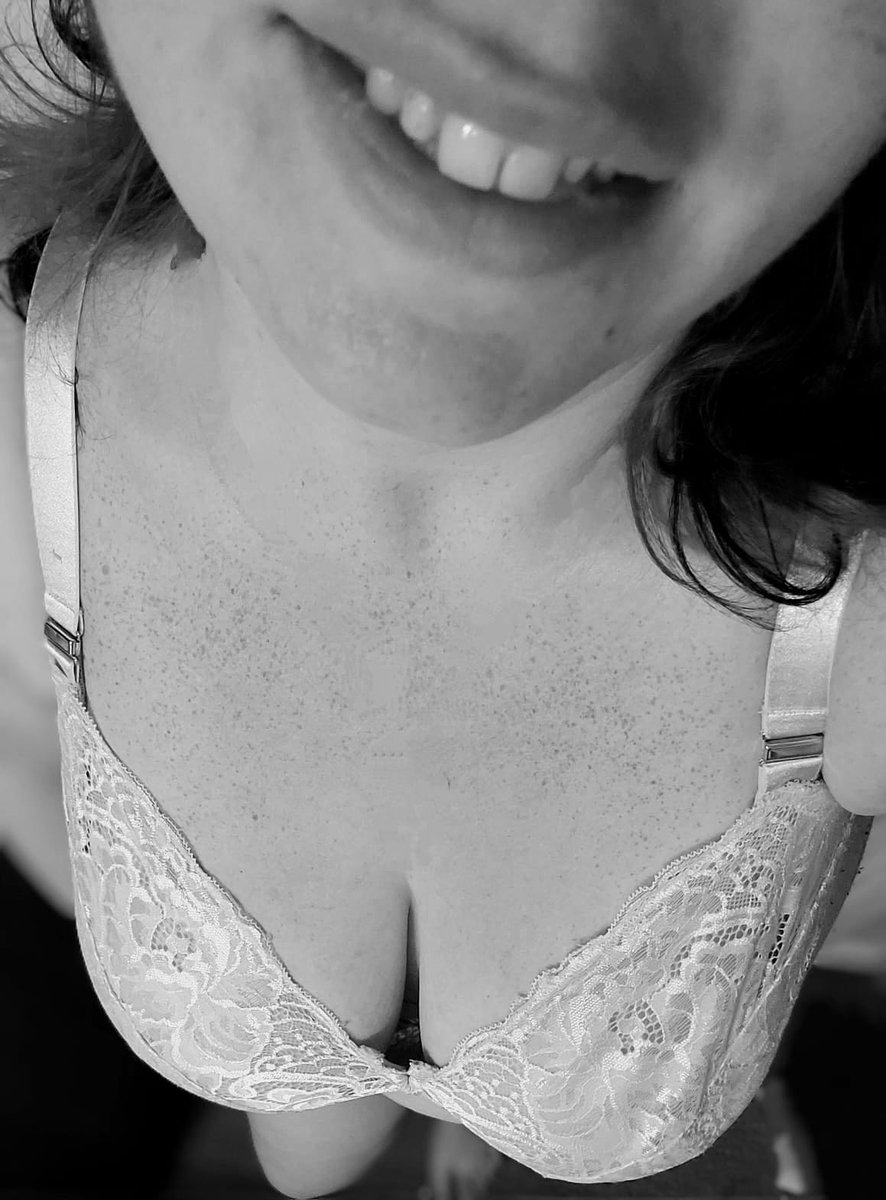 sparklygal85's tweet photo. Black and white, sweet and innocent in white lingerie.....am I really that innocent 🤭😈 #onlyfans #sparklygal #milkies #mommy
https://t.co/CmrSGT1xaN https://t.co/sLkm6BJk5X