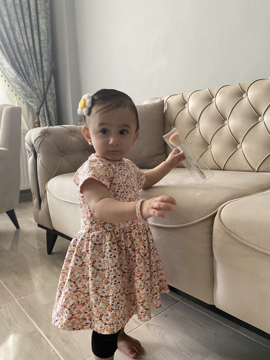Zeynep Sarıkuş (@zeynepsarku17he) on Twitter photo Ben bebeğimin ilk dişini ilk adımlarını göremedim; ilk sözcüklerimi de duyamadım! ‘Aile birliği 3 yıl sonra kanun böyle engel var’ deyip beni çocuğumdan ayırmak da kanuni mi? <a href="/cftcblnt/">Bülent ÇİFTCİ</a> <a href="/kemalsamlioglu/">Kemal ŞAMLIOĞLU</a> #KadronunHakkıAile Ben bebeğimin ilk dişini ilk adımlarını göremedim; ilk sözcüklerimi de duyamadım! ‘Aile birliği 3 yıl sonra kanun böyle engel var’ deyip beni çocuğumdan ayırmak da kanuni mi? <a href="/cftcblnt/">Bülent ÇİFTCİ</a> <a href="/kemalsamlioglu/">Kemal ŞAMLIOĞLU</a> #KadronunHakkıAile