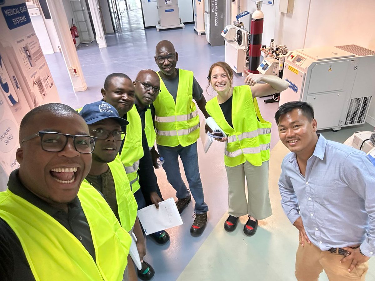 BuildHealthIntl's tweet image. Greetings from your friendly neighborhood #MedicalOxygen team, reporting from France!

Last month, several of BHI&apos;s #biomedical engineers took part in a training to learn more about servicing Novair equipment and concentrators. 

Many thanks to the @NovairGroup  for hosting!