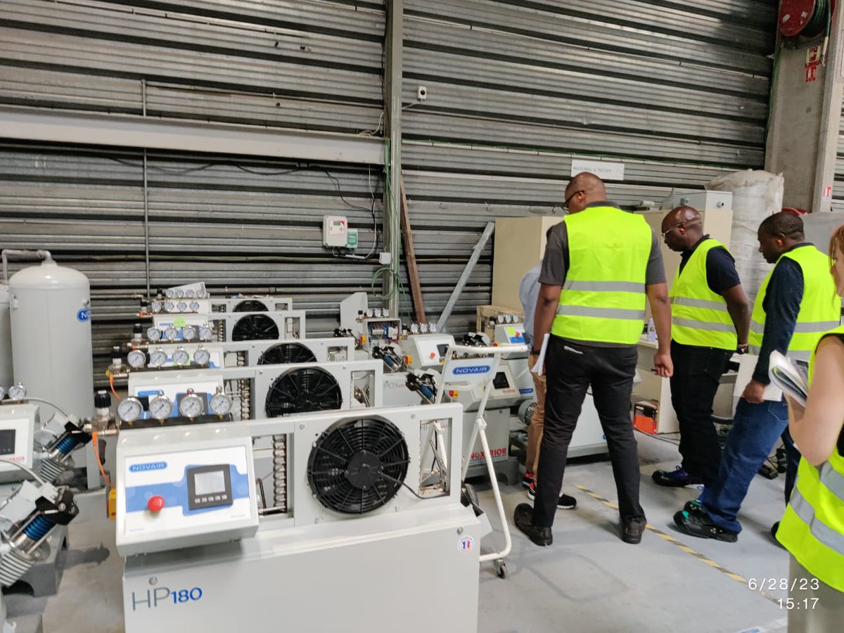 BuildHealthIntl's tweet image. Greetings from your friendly neighborhood #MedicalOxygen team, reporting from France!

Last month, several of BHI&apos;s #biomedical engineers took part in a training to learn more about servicing Novair equipment and concentrators. 

Many thanks to the @NovairGroup  for hosting!