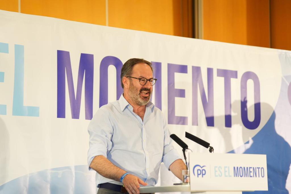 pp_cordoba's tweet image. 🙏🏽 ¡Gracias CÓRDOBA!

A pesar de los 45 grados de temperatura en la calle, habéis venido al acto del Partido Popular de Córdoba con @JuanMa_Moreno.