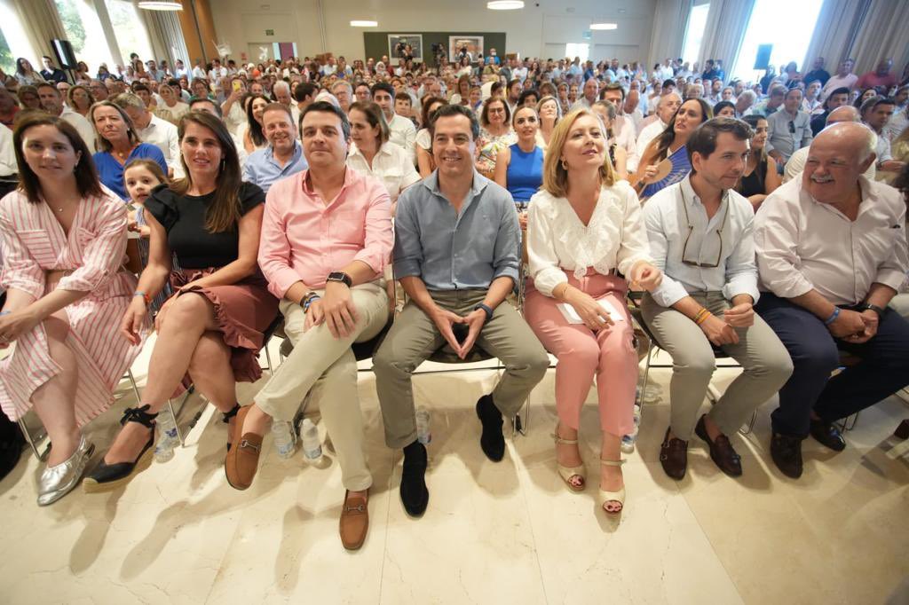 pp_cordoba's tweet image. 🙏🏽 ¡Gracias CÓRDOBA!

A pesar de los 45 grados de temperatura en la calle, habéis venido al acto del Partido Popular de Córdoba con @JuanMa_Moreno.