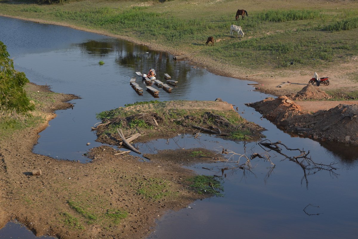 alerprensa's tweet photo. #AlerNoticias | #Amazonia
📍La presidenta de la Confederación Nacional de Mujeres Indígenas de Bolivia (CNAMIB), Vilma Mendoza, alertó a las autoridades sobre la sequía de los principales afluentes de agua que rodean a varias comunidades indígenas.

▶ https://t.co/J0o15R9ae6 https://t.co/C71pKGuokA