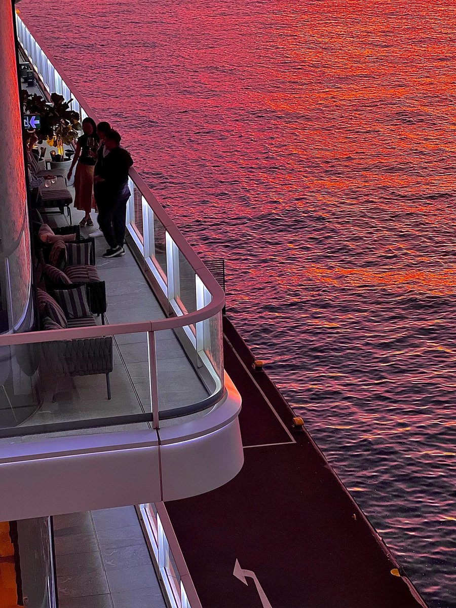 "Success usually comes to those who are too busy to be looking for it." - Henry David Thoreau