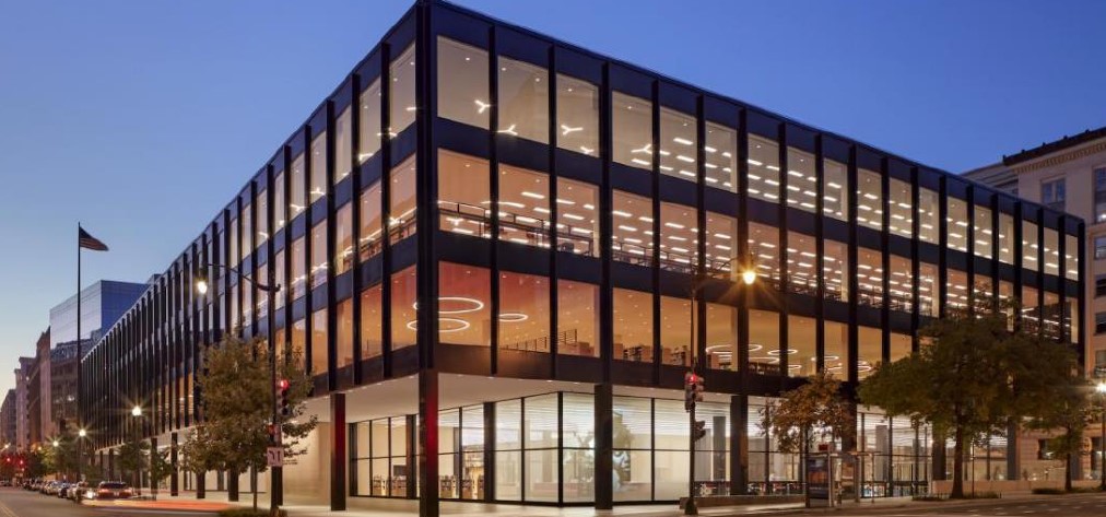 *Featured Commemoration* In January 1971, the DC Library Board of Trustees voted to name the new and soon-to-open central library at 901 G St NW for civil rights leader Rev. Martin Luther King, Jr. 
More at planning.dc.gov/cwprofiles. 
#CommemorationDC
➡️ publicinput.com/cwtap