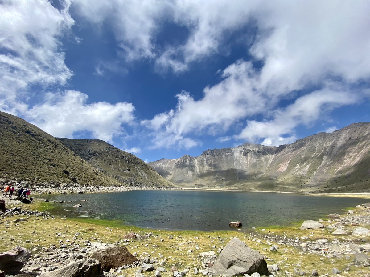UltraOrqui's tweet image. Nevado de Toluca 4,300 msnm ⛰️ estos entrenamientos de altura se están poniendo buenos 😅 a darle 🙌🏻 @LoveRunSmile #loqueveomientrascorro