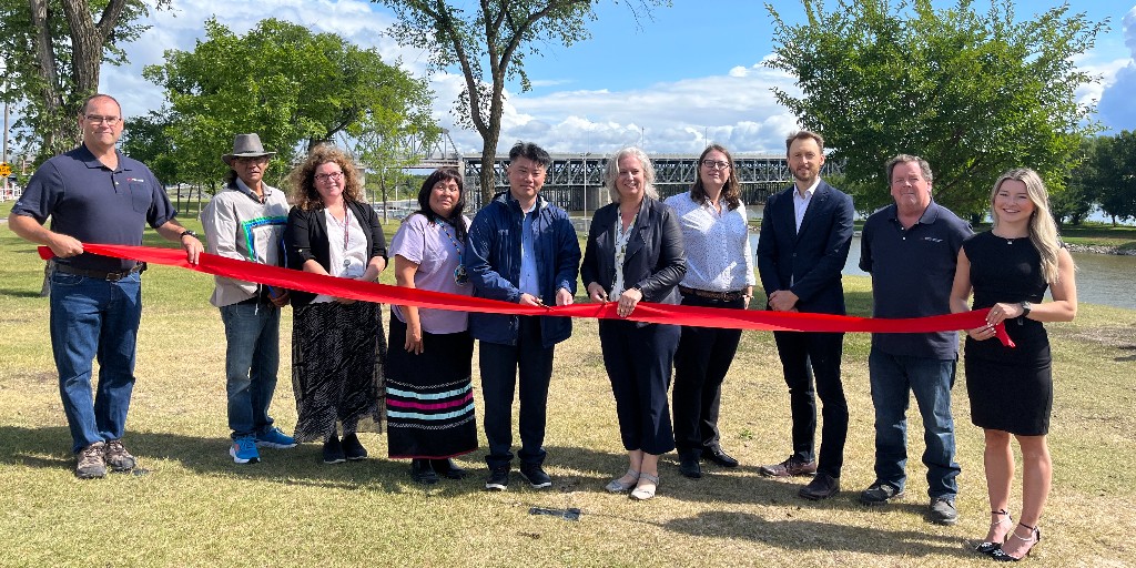PSPC_SPAC's tweet image. Yesterday, we celebrated the reopening of the St. Andrews Lock and Dam in #Lockport, Manitoba! The bridge deck replacement extends the overall service life by another 75 yrs, while preserving the heritage of the last remaining Caméré-style dam in the world
ow.ly/N7rO50Pensw