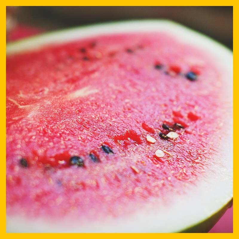 Jomcc2016's tweet photo. Watermelon seeds are just as great for you as the watermelon itself. However, the seeds are arguably more versatile, having very little to no taste, the seeds can be included in any meal for a small but powerful burst of protein. 🍉💦
#Protein #Fruit #Watermelon https://t.co/FGg0RGrc12