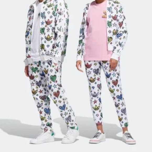 Aly12799's tweet photo. So good I had to share! Check out all the items I'm loving on @Poshmarkapp #poshmark #fashion #style #shopmycloset #catherinemalandrino #lulus #jeremyscottxadidas: https://t.co/dLbhqLhOkE https://t.co/xZqJYH36i3
