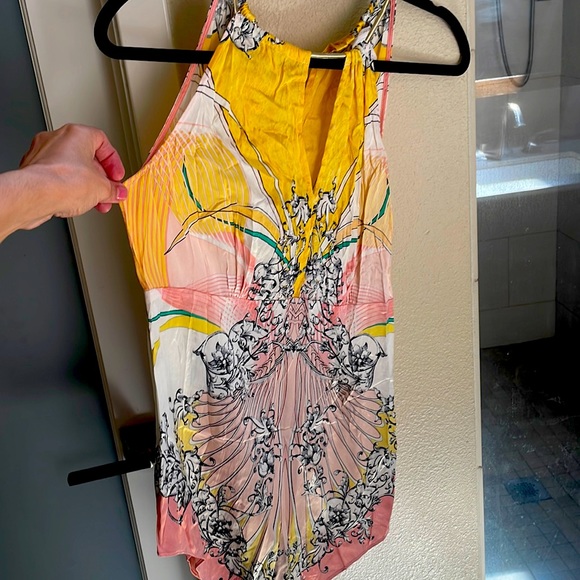 CvclDarst's tweet photo. So good I had to share! Check out all the items I'm loving on @Poshmarkapp from @LoriDal05791258 #poshmark #fashion #style #shopmycloset #trianglswimwear #victoriabeckham #cache: https://t.co/Ctqbla2e3J https://t.co/xDUg9vyqrj