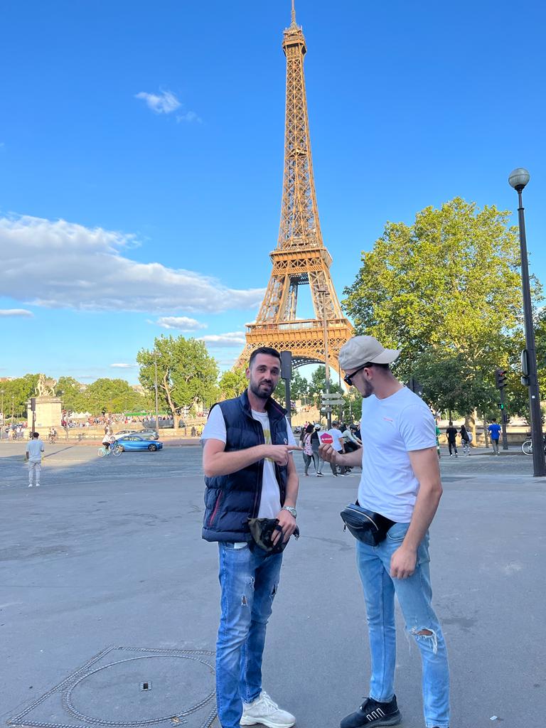 rodrigo_asterix's tweet image. Telling more people about @akashnet_ at the #EiffelTower 

#cloudcompute 
#TheRevolutionWillNotBeCentralized #InsidersAbroad $AKT