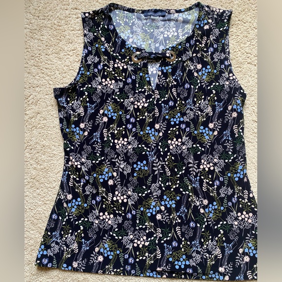 So good I had to share! Check out all the items I'm loving on <a href="/Poshmarkapp/">Poshmark</a> from <a href="/WorkinMom3Sons/">Jacqui M</a> <a href="/BriBellmont/">Natural Luxe</a> #poshmark #fashion #style #shopmycloset #talbots #tommyhilfiger: posh.mk/nmQQwshWvBb