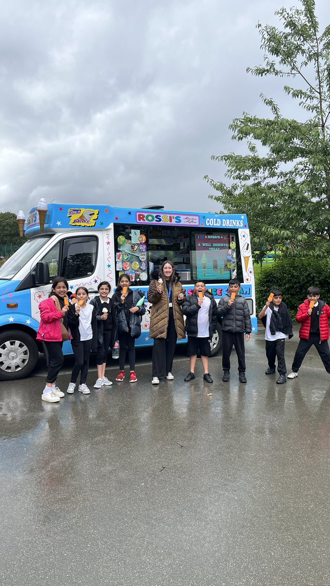 The rain didn’t stop Yr 5&amp;6 today! ☔️ <a href="/DixonsMP/">Dixons Music Primary</a> <a href="/HumairaBatool_/">Humaira_</a> <a href="/_alexhmusic/">Alex Hill</a>