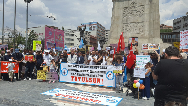 Değerli Bakanlarımız,
<a href="/Yusuf__Tekin/">Yusuf Tekin</a>, <a href="/ibrahimyumakli/">İbrahim Yumaklı</a>, <a href="/drfahrettinkoca/">Dr. Fahrettin Koca</a>, <a href="/Mahi_Nur/">Mahi_Nur</a>, <a href="/mfatihkacir/">Mehmet Fatih KACIR</a>, <a href="/kemalsamlioglu/">Kemal ŞAMLIOĞLU</a>, <a href="/DIBAliErbas/">Prof. Dr. Ali Erbaş</a>,

7433 sayılı kanunla kadroya geçen personelin eş durumu mazeret tayinlerini Sayın CB'mız <a href="/RTErdogan/">Recep Tayyip Erdoğan</a>'ın açık sözleri de destekliyorken, daha fazla