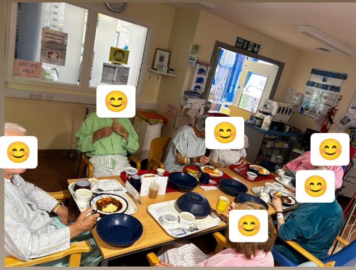 We love getting our patients sitting out together for lunch and we had a sing along with one of our very talented members of staff. Well done you are all amazing 😍 @SONHStrust @SOProudSO #Fess #ward10 #dementia #frailty