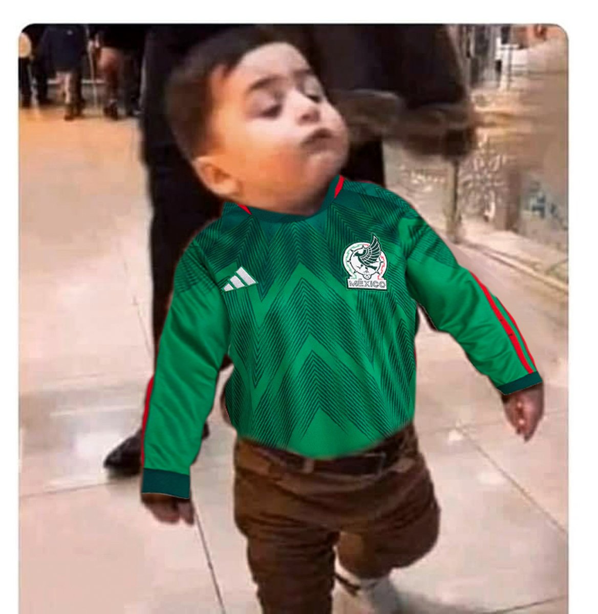 miseleccionmx's tweet photo. No vayas andar de presumido ahora que ganaron la Copa Oro. 🏆 🇲🇽
Yo llegando a trabajar:

#MéxicoDeOro https://t.co/22caYGTzq0