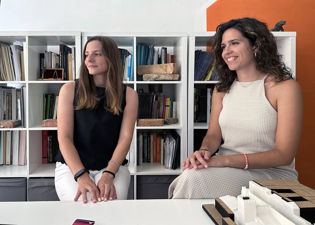 EPCC_Unex's tweet image. 👏Estos premios no solo resaltan el éxito individual de las estudiantes, sino también la calidad de la educación y la formación brindada por la EPCC @Tad3Lab de la @infouex. Felicidades a Elena y María por sus éxitos.

Os invitamos a leer la noticia en 👉bit.ly/3Q0Jy3l