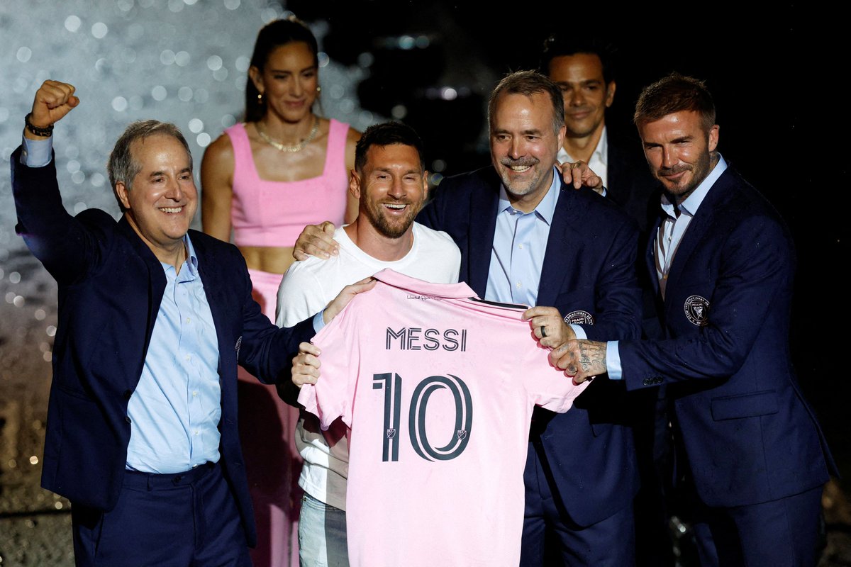 Inter Miami's unveiling of Messi last night got a record 3.5 billion views globally.

For perspective, this year's Super Bowl got 115 million viewers.

The NBA Finals got 57 million.