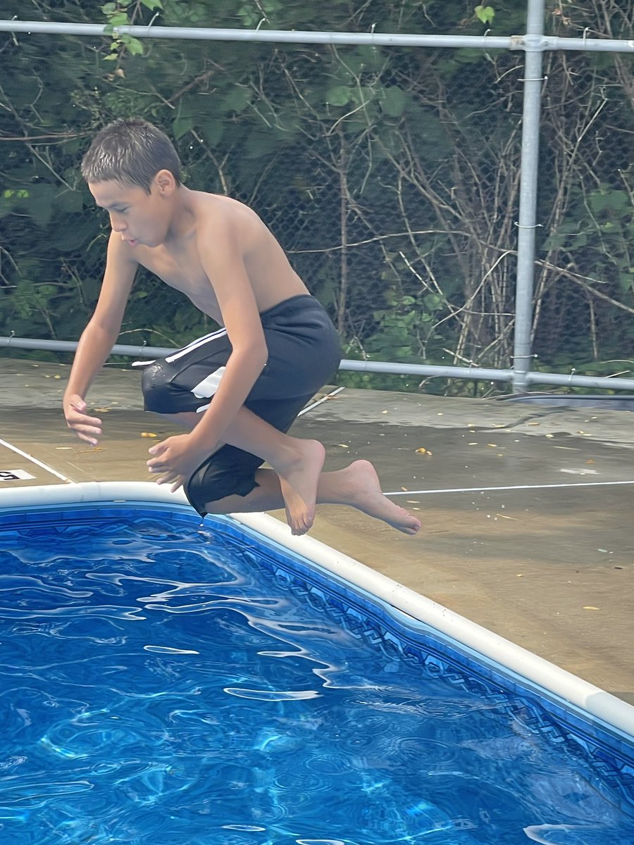 💦 Cannonball!💦 GLC students cooling off 🏊‍♂️ and having fun 🎉 on this hot, sunny ☀️ day! <a href="/LB_STEAM/">GLC Summer Camp 2024</a> <a href="/LBSuptRodriguez/">Francisco E. Rodriguez</a> <a href="/emuscillo/">Elizabeth Muscillo</a> <a href="/lasweet16/">Lauren Sweet</a> <a href="/LBpublicschools/">Long Branch Public Schools</a>