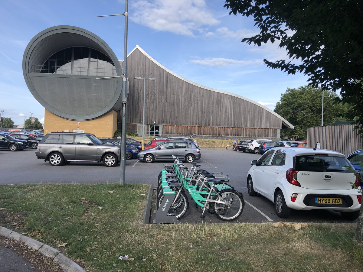 1 parking lot can be replaced with 6 bikes 🚲 or 10 e-scooters 🛴. Proud of our #SolentFTZ @_breezeuk project initiatives implemented by @voitechnology and @BerylBikes at Mountbatten sport centre, Portsmouth 🇬🇧.

@SolentTransport 
@DjamilaOuelhadj 
#sustainabletransport