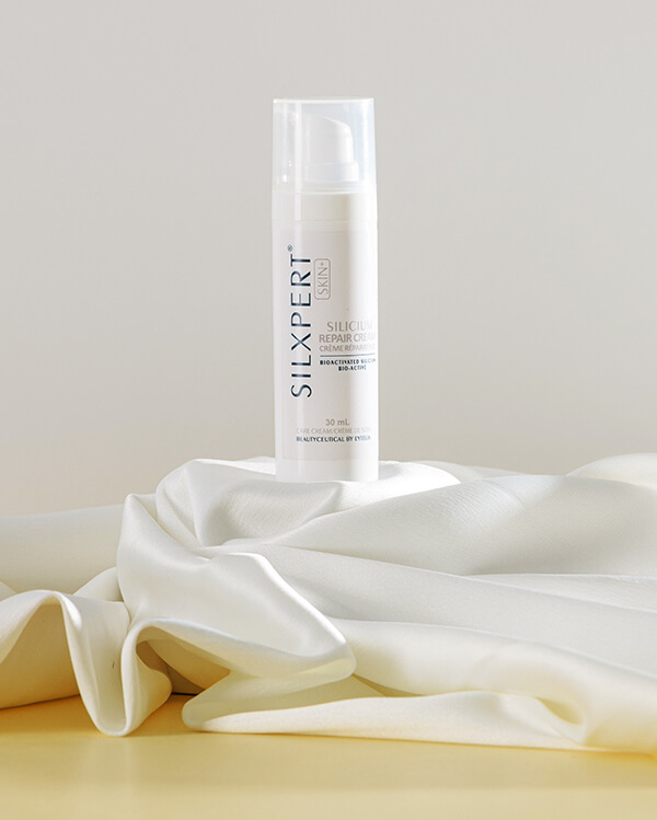 Silxpert's tweet photo. ✨🌟Revitalize with Silxpert Repair Cream!✨✨

⚡️Targets damage, post-surgery, tattoo, sunburn 
💧Hydrates, promotes repair 
✨Rejuvenates for revitalized skin

Experience the power!✨💫
Discover more at https://t.co/7d3wVhqRti 🌸

#Skincare #Beauty #Silxpert #RepairCream✨🌟 https://t.co/aLNntwUJfe