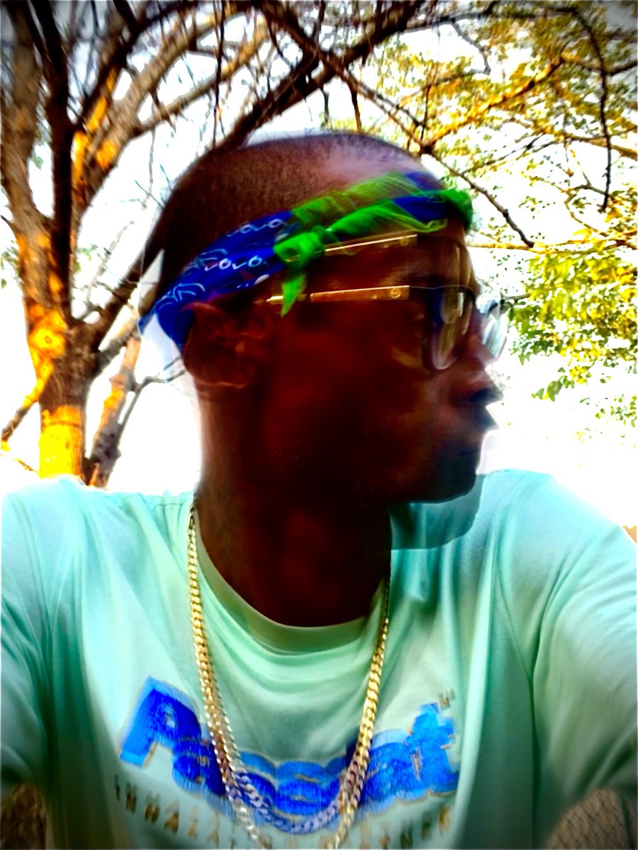 battle_derek's tweet image. The blurred vision or versions depending on Shituation! aren’t seen through your eyes as other’s, which could make it hard for ppl to see you &amp;amp; you right infront of them PassDatApparel ™️ #passdatknowledge #passdat #alternative #lifestyle #wear