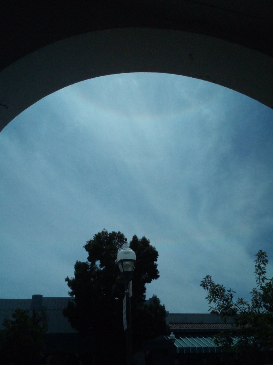 MarkelCrane's tweet photo. aura rings around the sun, serving us heat waves - chakras burning up the tension, ablaze - fire energy we save, upon the frequency of these days. https://t.co/HWvUhFid4l