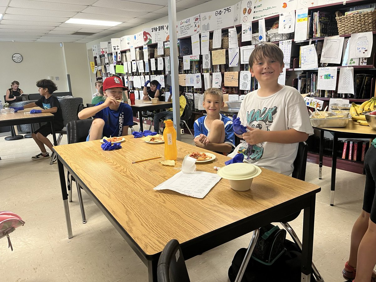 Thanks so much for the vegetables.  we started with veggies and ended up with homemade salsa!!! Yummmm
#GECDSBSLP2023 <a href="/gecdsbpro/">GECDSB PR</a> <a href="/LauraBa06241838/">Laura Bates</a> @UnitedWayWE