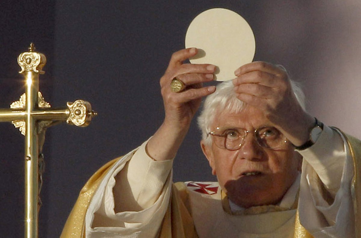 VaticansRBLX's tweet photo. His Holiness selected the name Benedict after St Benedict of Nursia, whose Rule he holds close to heart, and the late Pope Benedict XVI, who was Pope-emeritus at the time and died on New Year's Eve 2022, whose theology is a strong pillar for the Church. https://t.co/WH9y9vpnQx