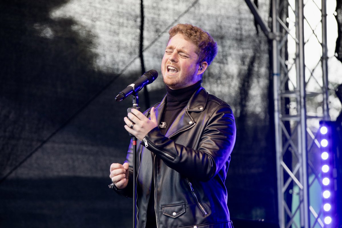 Celebtime's tweet photo. Great catching up with Tom Ball at Dartford’s Big Day Out 🌟 Great performance as always #celebtime       🌟🌟🌟🌟🌟 https://t.co/0G0PJLQDCm