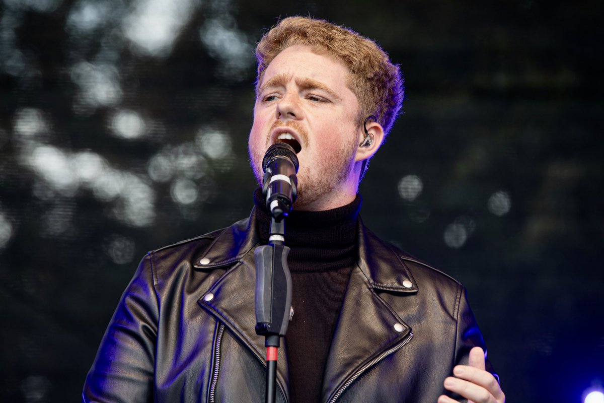 Celebtime's tweet photo. Great catching up with Tom Ball at Dartford’s Big Day Out 🌟 Great performance as always #celebtime       🌟🌟🌟🌟🌟 https://t.co/0G0PJLQDCm