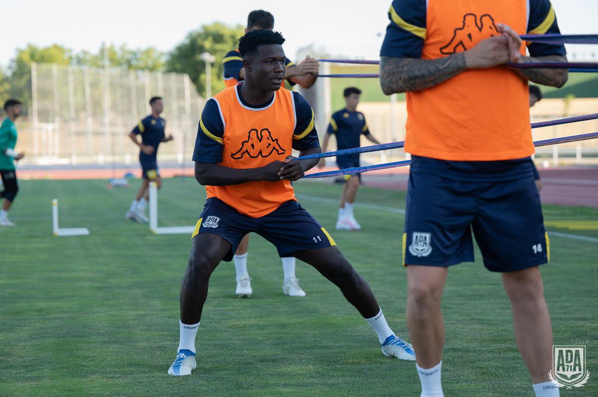 EmmanuelAddai00's tweet photo. #Preseason 🥶 https://t.co/PuJyfWOkhO