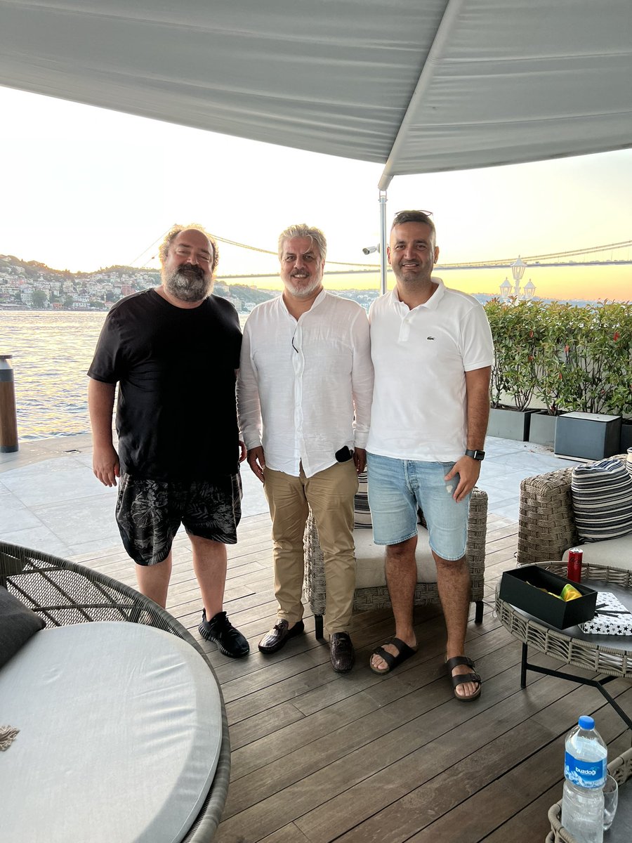 Bize kıymetli vaktini ayıran Yemek sepetinin eski sahibi Anadoluhisarımızın değerli sakinlerinden Nevzat Bey ‘ e çok teşekkür ederiz. Tüm çabamız daha güzel bir Anadoluhisarı İdman Yurdu için. 💚💛 <a href="/zagortenay76/">Nevzat Aydın</a>