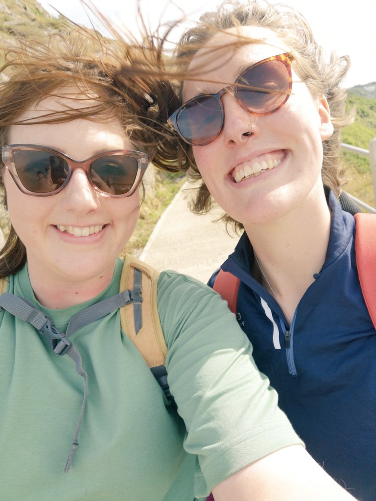 MissNutleyGeo's tweet photo. A lovely first day down on the #Gower 🌊☀️ @StBirinusSchool @SBS_Geography https://t.co/4SEMqsGIvS