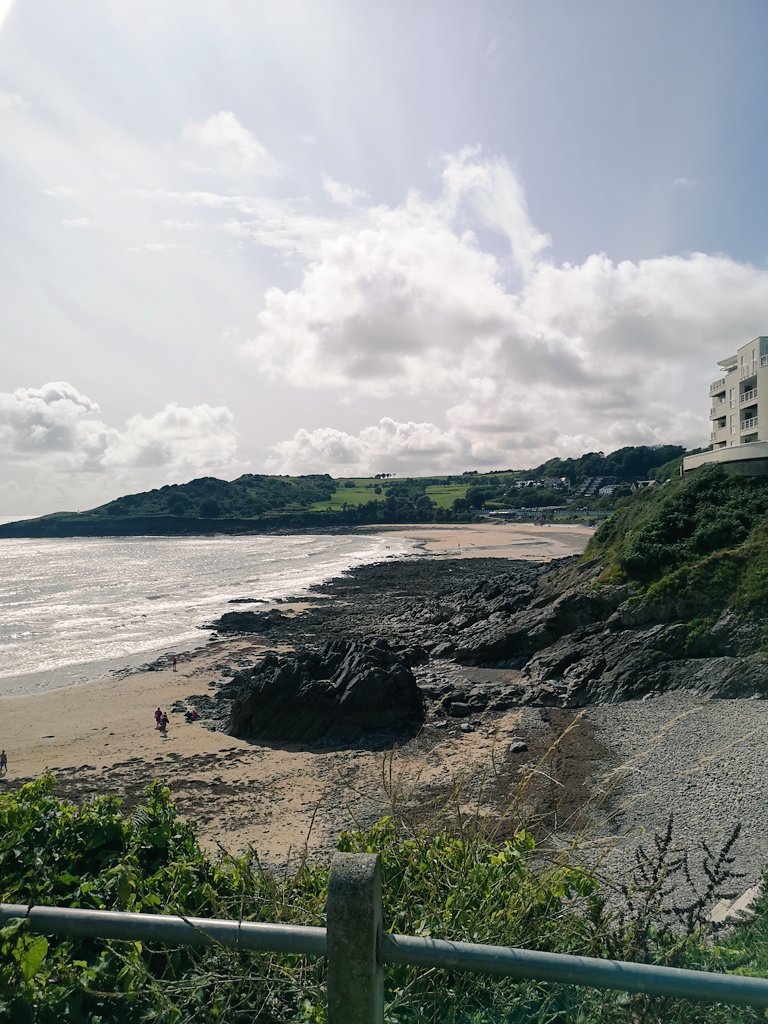MissNutleyGeo's tweet photo. A lovely first day down on the #Gower 🌊☀️ @StBirinusSchool @SBS_Geography https://t.co/4SEMqsGIvS
