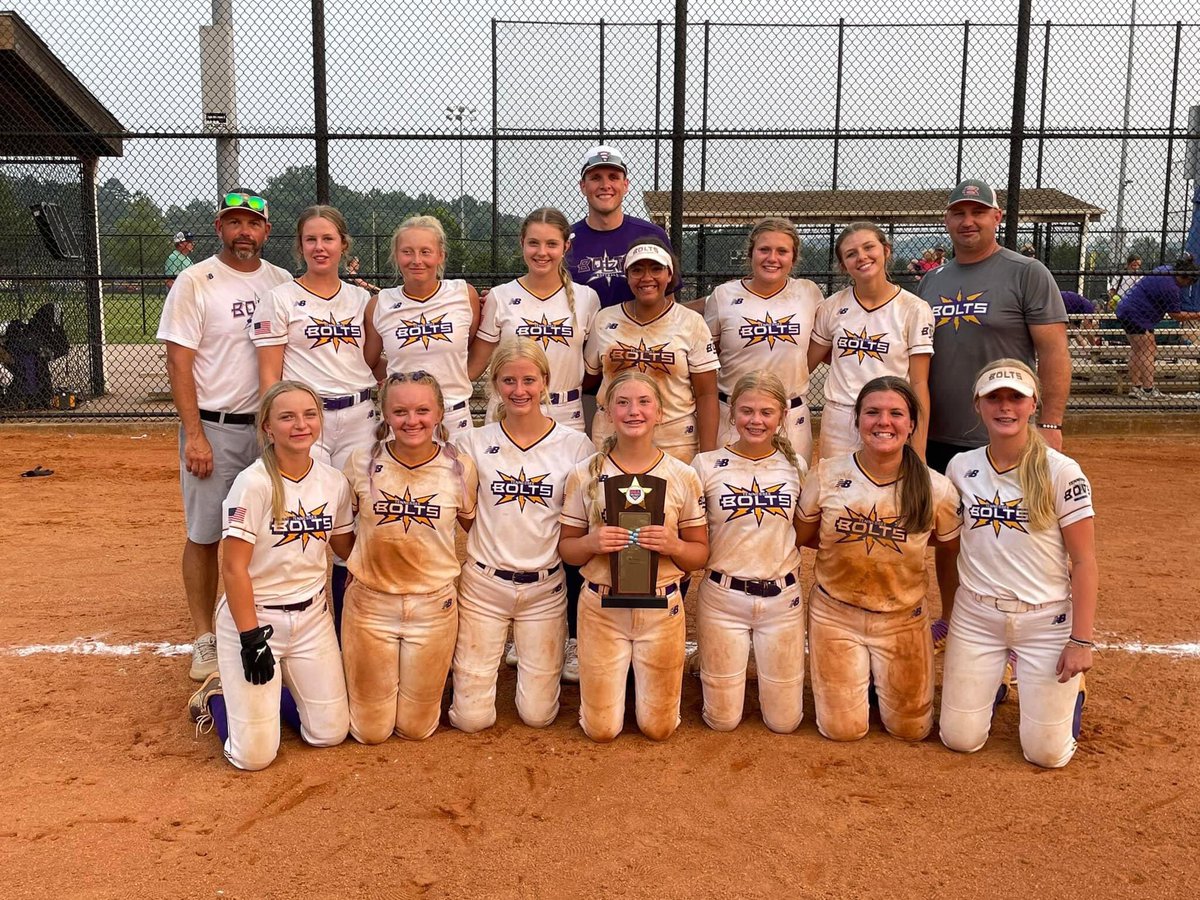 steven_croley's tweet photo. 16u Rocky Top Showcase Runner-Up!  
⚡️🔥⚡️🔥⚡️🔥🔥⚡️🔥⚡️🔥⚡️
Super Proud of these girls!  They never quit, they just COMPETE! #humbabe #boltsboom https://t.co/okHtIipZYg