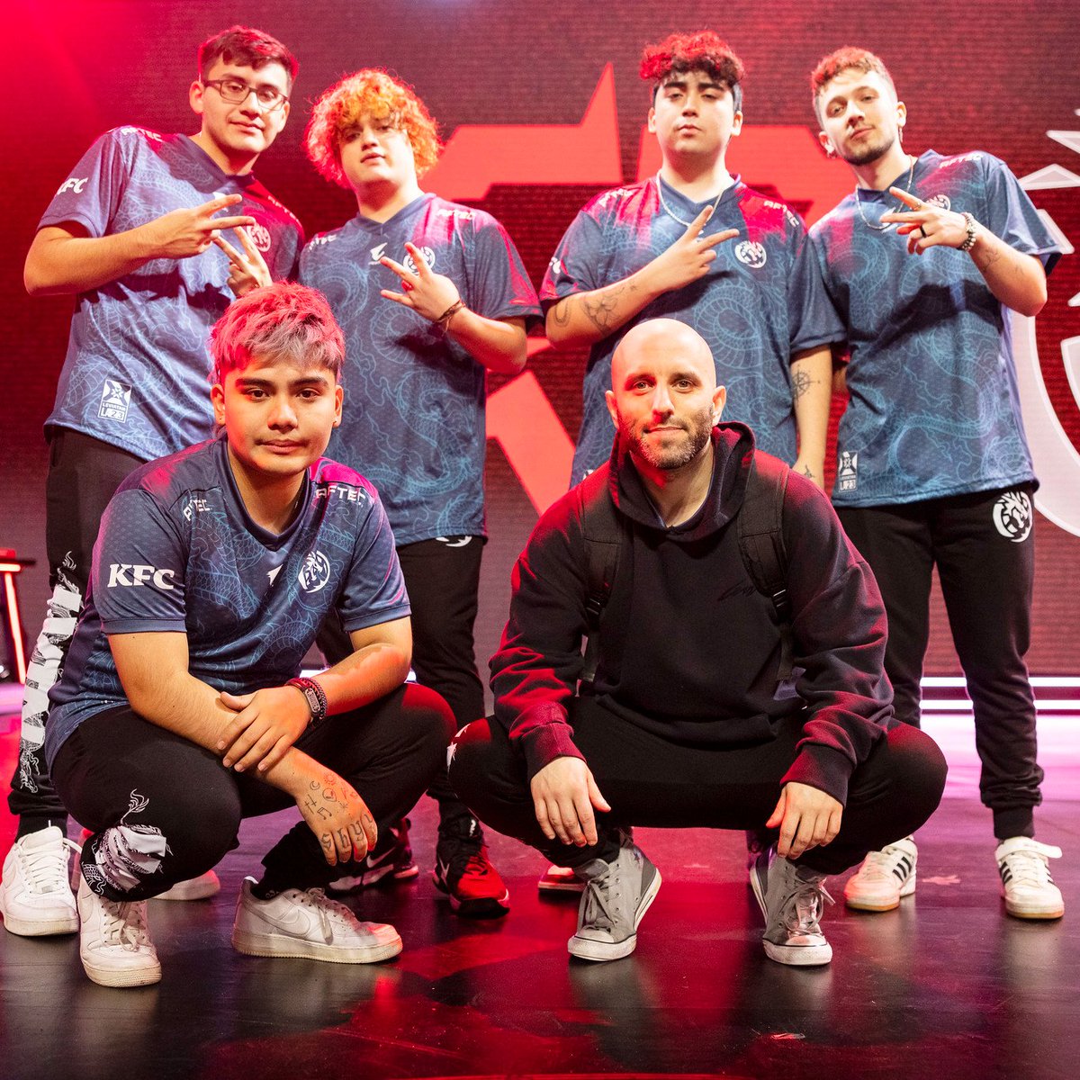 KRÜ era el rey indiscutible de LATAM hasta que a mitad de 2022 apareció un Leviatán salvaje a arrebatarle su reinado.

1 año después un KRÜ reconstruido se enfrenta a un Leviatán cuestionado en una nueva lucha por la corona de LATAM y el pase a Champions. Y tú, ¿con cuál vas? 🤔