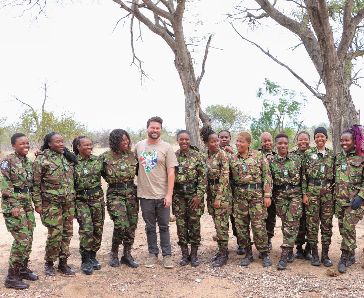 Always a pleasure to visit the Black Mamba Anti Poaching Unit! 🦏 Seeing their work and hearing their stories makes me super proud to be a part of @wildwarriors, who help with funding the wages and work of these incredible women! 💚 @blackmambasapu