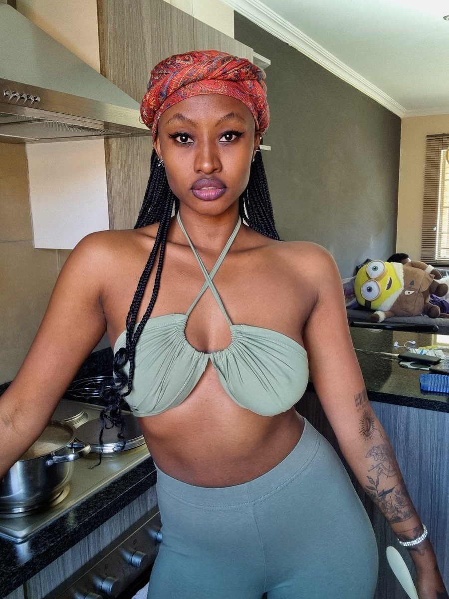 TheRealZeeNkosi's tweet image. If you are not on the same page &amp;amp; the next chapter doesn't help, maybe it is time for a new book babe.