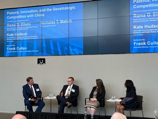 Great panel at #InventingAmerica conference focused on the importance of #patents in geostrategic competition with #China. Featuring @scsp_ai’s Rama Elluru, former @USPTO Gen Counsel Nick Matich, and @AAUniversities’ @SciPolKate. #PatentsMatter 🙌