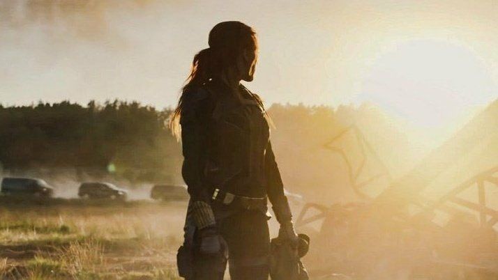 houseofhala's tweet photo. Black Widow                              Captain Marvel https://t.co/ihCHQSxsxZ