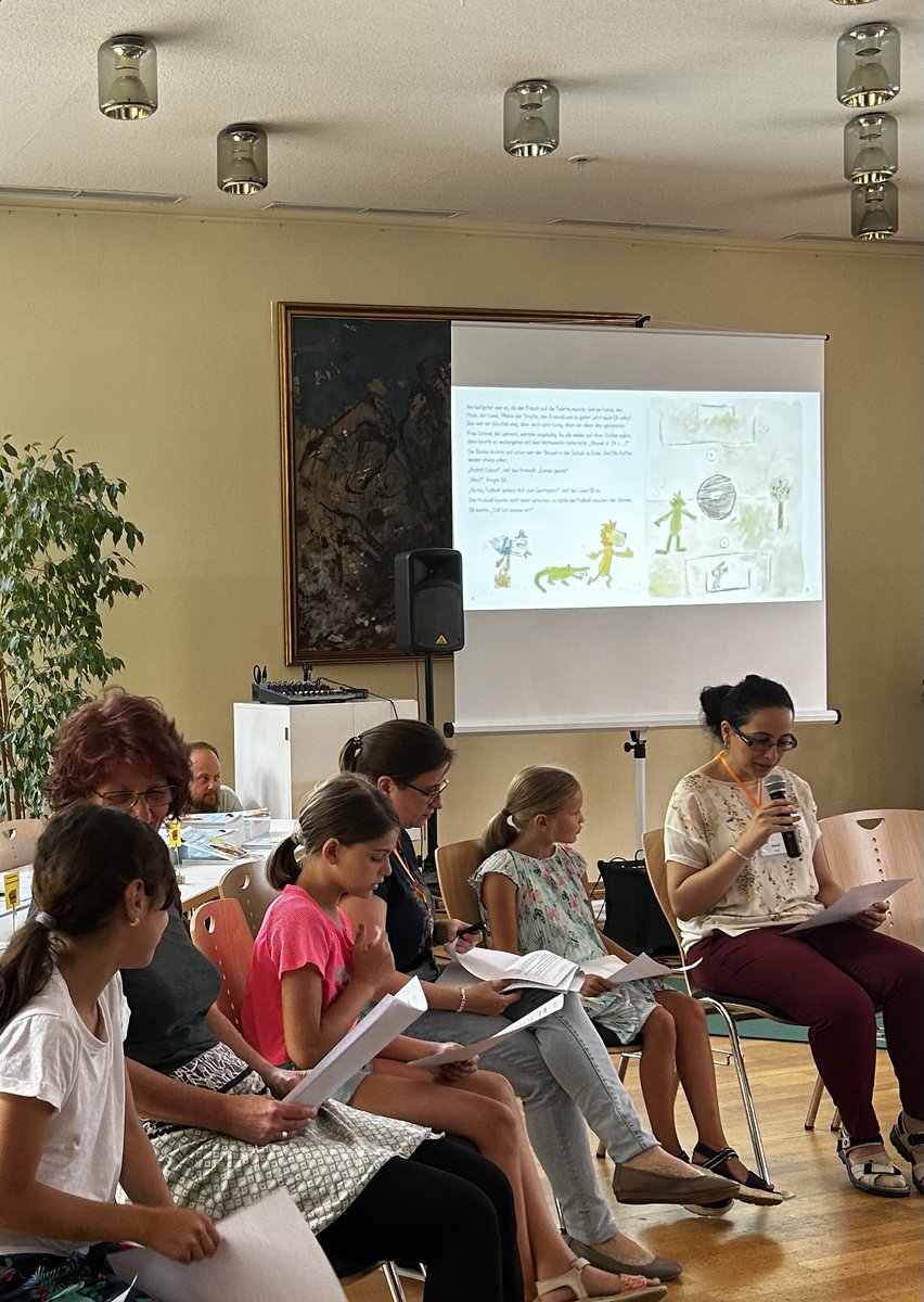 IDS_Mannheim's tweet photo. Eindrücke vom heutigen Sprachsommerfest unserer #SprachChecker🥳in der #NeckarstadtWest: u.a. mit einer Lesung aus dem selbst geschriebenen Buch "Der Wörter-Sammel-Koffer", einem Film über sprachbiografische Interviews &amp; dem Sprach-Checker-Rap der @whoami_academy. @mitforschen https://t.co/RVZOdCQ4pj