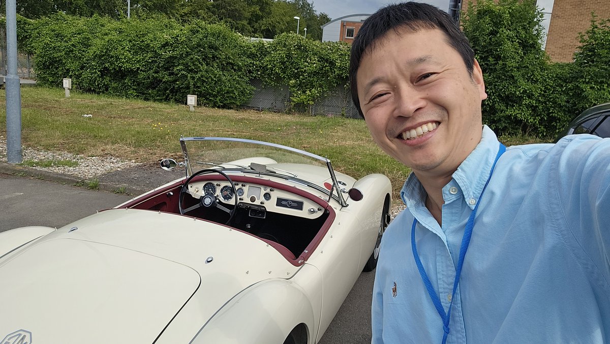 biospireglobal's tweet photo. Got a visitor loving classic car @HarwellCampus https://t.co/5Gbs607nxm